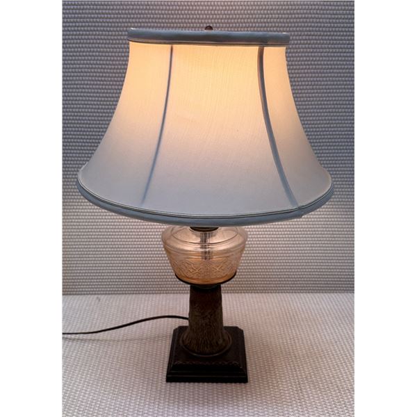 Table Lamp w/ Metal Base & Shade 15" Dia, 19.5"H