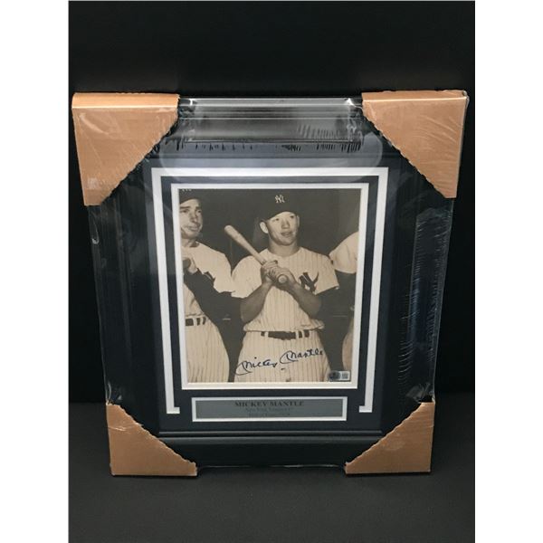 MICKEY MANTLE SIGNED AND FRAMED 8X10 - BECKETT COA