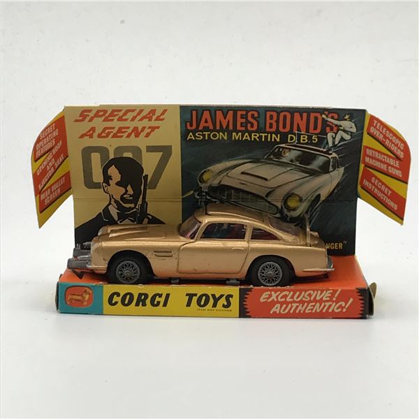HIGH GRADE VINTAGE 1960 CORGI JAMES BOND ASTON MARTIN D.B 5 WITH FIGURE AND MISSILES