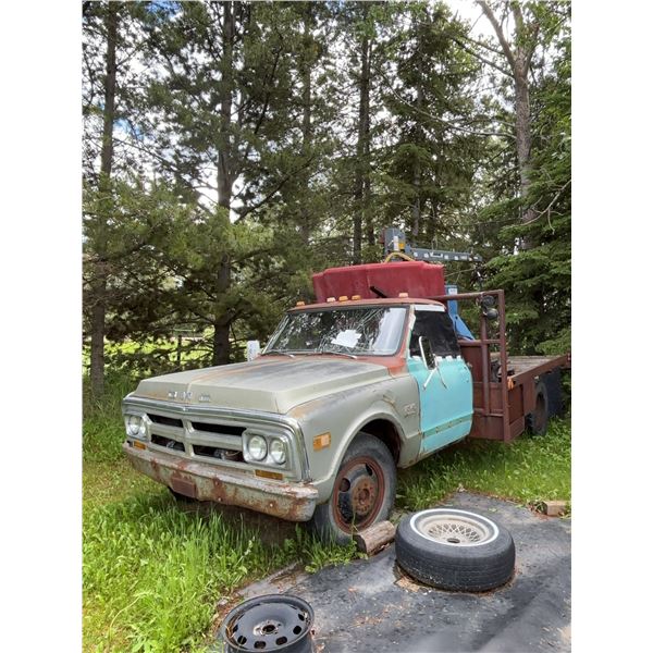 1972 GMC Parts Truck, No Motor