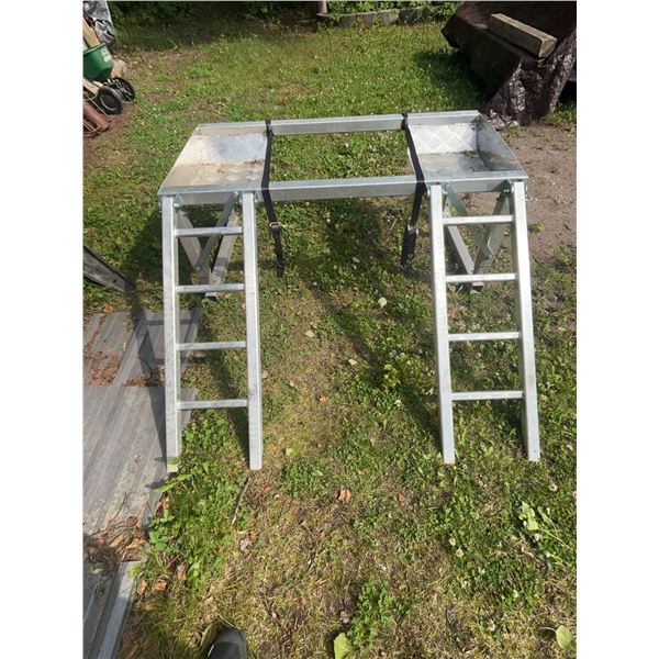 Folding Aluminum Work Stand with Ladders