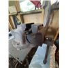 Image 2 : Heavy Duty Cast Iron Bench Vise