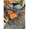 Image 4 : 4 Wooden Spindle Back Chairs