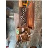 Image 9 : Hand Drill and Tap Die Set with Wooden Cases