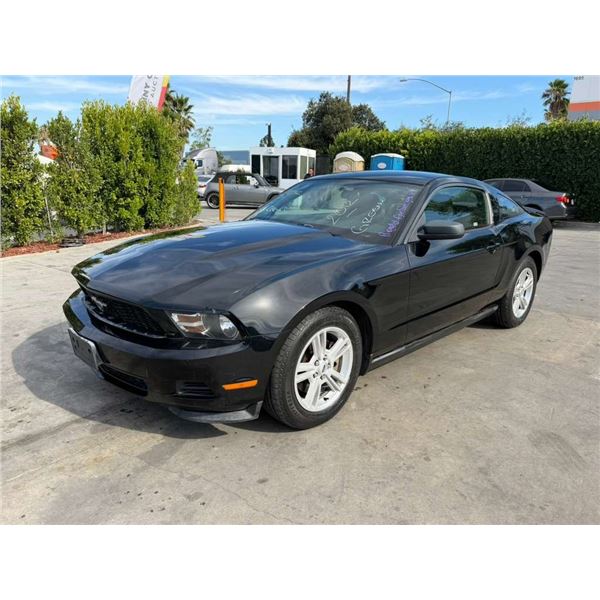 FORD  MUSTANG 2012 O/S TITLE 2 DAYS