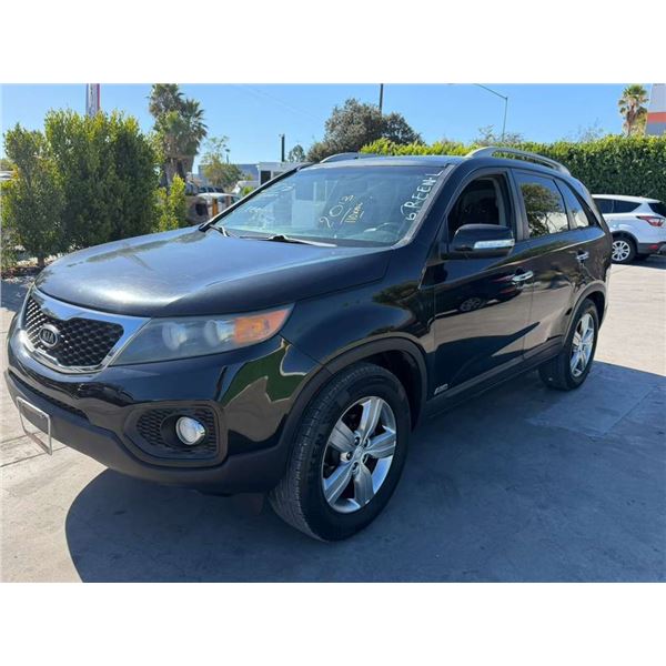 KIA SORENTO 2013 O/S TITLE 2 DAYS