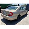Image 3 : TOYT CAMRY 2003 SALV T/DONATION