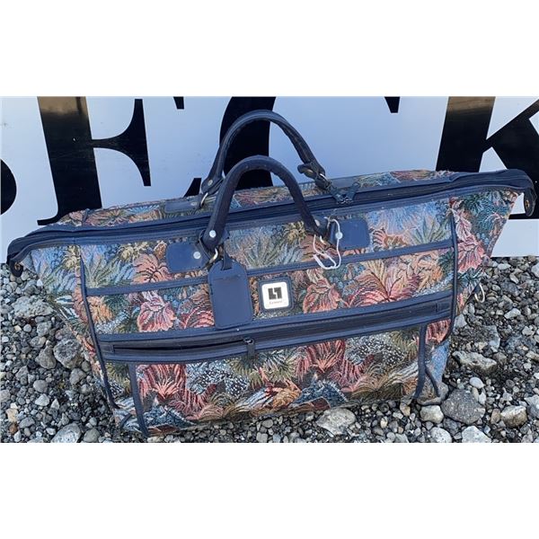 Lot: Sanding Supplies, Hand Tools, Bags, and Leisure Duffle