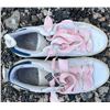Image 11 : Lot: Shoes, Tennis Racket, Cap, Backpack