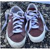 Image 2 : Lot: Shoes, Tennis Racket, Cap, Backpack
