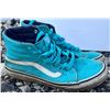 Image 6 : Lot: Shoes, Tennis Racket, Cap, Backpack