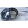 Image 9 : Kitchen Cookware and Bakeware Lot Including Pyrex