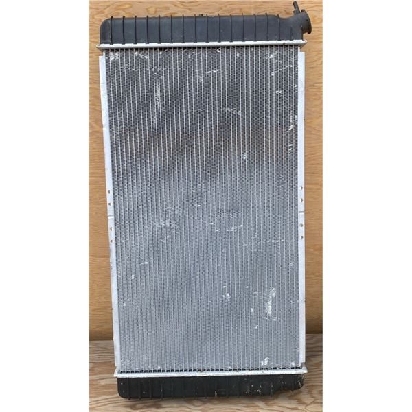 Unused Pontiac SSEI 1991 Automotive Radiator with Plastic End Tanks 27" x 17"