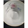 Image 5 : Eight-Piece Fine China Tea Cup and Saucer Set, Floral Motif