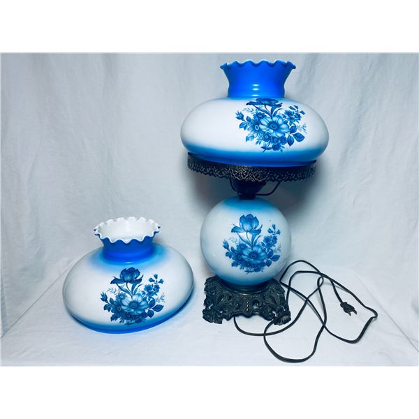 Elegant Lotus Lamp on Brass Stand with Extra Glass Shade