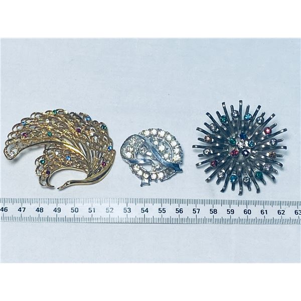 Lot of Vintage Pins