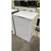 Image 2 : INSIGNIA MINI CHEST FREEZER
