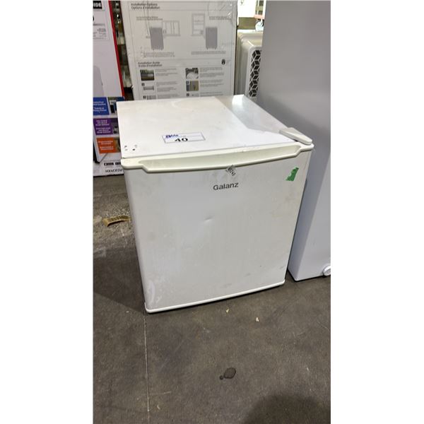 GALANZ 1.7 CU. FT. COMPACT SINGLE DOOR FRIDGE