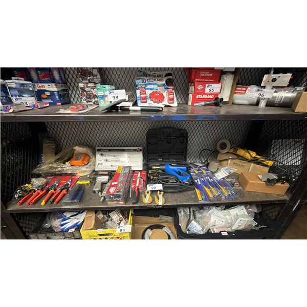 SHELF OF ASSORTED ITEMS INCLUDING; FLEX HEAD RATCHET SET, 3-PC AVIATION SNIPS SET, 7-PC BATTERY