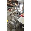 Image 3 : FEATHERLITE ADJUSTABLE FOLDING ALUMINUM STEP/EXTENSION LADDER (SOME RUNG DAMAGE)