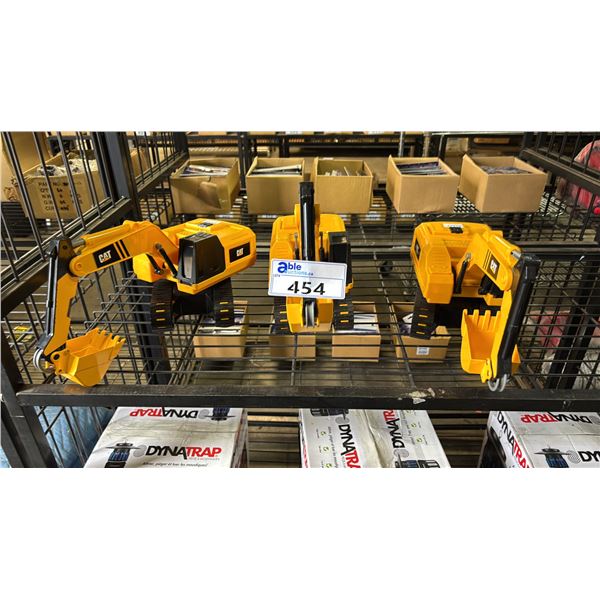 (3) CAT MASSIVE MOVER RC STEEL EXCAVATOR (NO CONTROLLERS)
