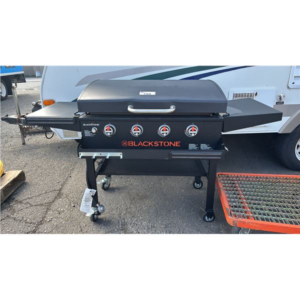BLACKSTONE 36-INCH 4 BURNERS GRIDDLE WITH HARD COVER TOP