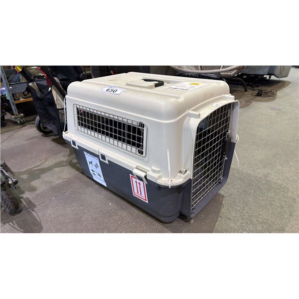 HARD PLASTIC PET CARRIER WITH METAL MESH DOOR & WINDOWS