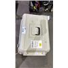 Image 3 : HARD PLASTIC PET CARRIER WITH METAL MESH DOOR & WINDOWS