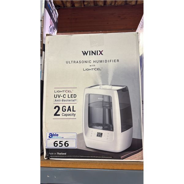 WINIX 2 GALLON ULTRASONIC HUMIDIFIER WITH LIGHTCEL *WORKING CONDITION UNKNOWN/MAY BE MISSING PARTS &