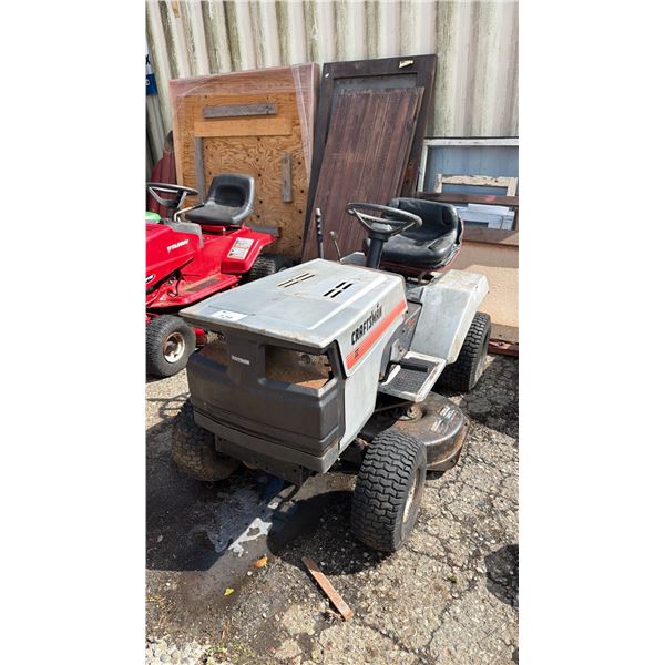 CRAFTSMAN II RIDE-ON MOWER (NO KEYS, UNKNOWN RUNNING CONDITION)