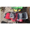Image 5 : MURRAY 12.5 HP 38" RIDE-ON MOWER (NO KEYS, UNKNOWN RUNNING CONDITION)