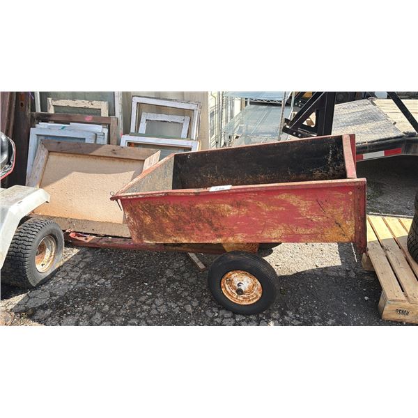 1.5" BALL HITCH TRACTOR TRAILER (SOME BODY DAMAGE)