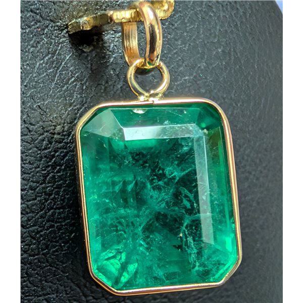 10K(1.4G), LAB EMERALD (6.5CT) PENDANT, SUGGESTED RETAIL VALUE $1200