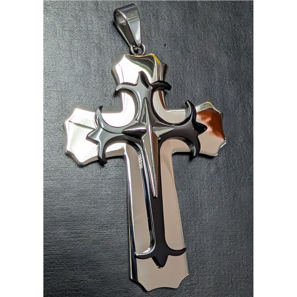 STAINLESS STEEL CROSS PENDANT
