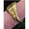 Image 3 : 10KT GOLD 1983 QUEEN'S UNIVERSITY RING: 5.93G