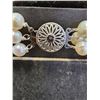 Image 2 : 3-STRAND FRESHWATER PEARL NECKLACE