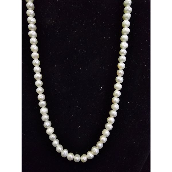 FRESHWATER PEARL NECKLACE WITH BARREL CLASP