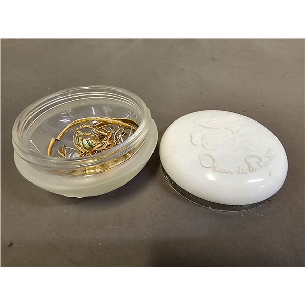 OSCAR DE LA RENTA JAR OF ASSORTED SCRAP JEWELRY: SOME GOLD