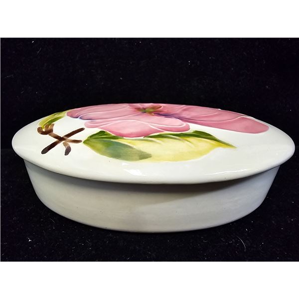 VINTAGE WHITE MOORCROFT POTTERY MAGNOLIA PATTERN LIDDED OVAL TRINKET DISH