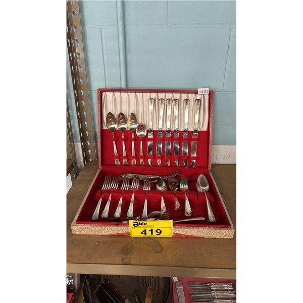 VINTAGE WM A. ROGERS  PARK LANE  SILVER-PLATED FLATWARE SET
