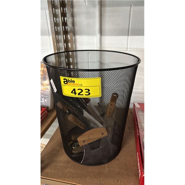 METAL MESH GARBAGE BASKET OF ASSORTED KNIVES