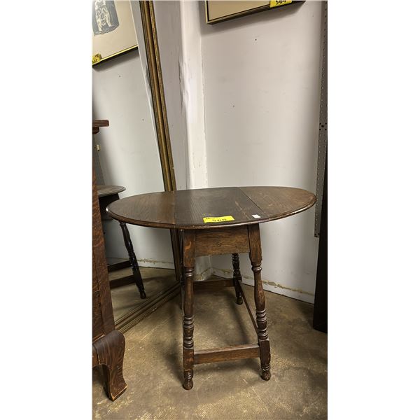 VINTAGE WOOD DROP-LEAF TABLE