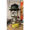 Image 2 : VINTAGE COLEMAN 237A KEROSENE LANTERN WITH ORIGINAL BOX