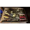 Image 3 : SHELF OF ASSORTED FLATWARE