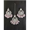 Image 1 : EARRINGS & TIKKA SET WITH PINK STONES
