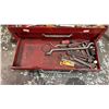 Image 4 : RED METAL 3-DRAWER TOOL BOX & CONTENTS