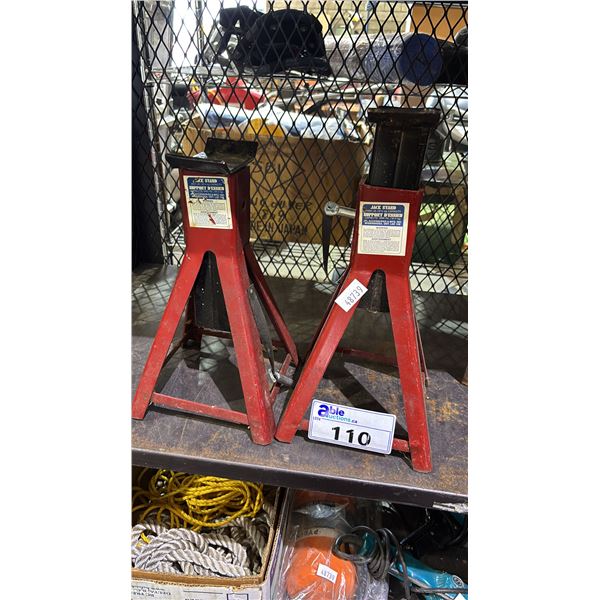 PAIR OF 4000 LB JACK STANDS