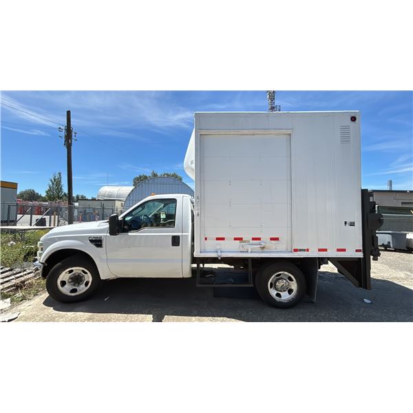 2009 FORD F350 XL SUPERDUTY, 2DR BOX PICKUP, WHITE, VIN 1FDDF345X9EB11318,