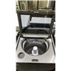 Image 2 : MAYTAG COMMERCIAL TECHNOLOGY TOP LOAD WASHER