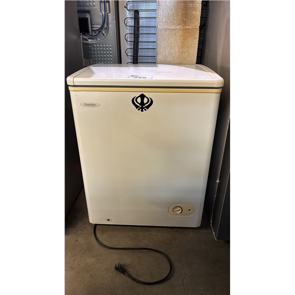 DANBY CHEST FREEZER